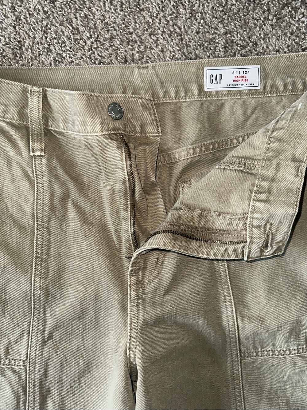 GAP High Rise Barrel Jean - Picture 3 of 3